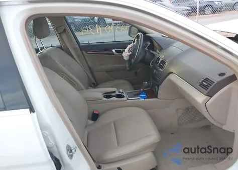 2009 Mercedes-Benz C 300 Luxury 4Matic/Sport 4Matic из США, поврежденный, VIN WDDGF81X99R067380